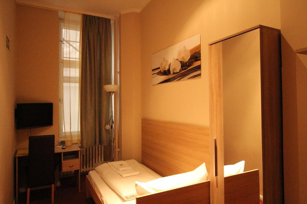 Hotel Elegia Am Kurfuerstendamm Berlin Room photo